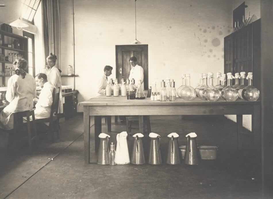 The South African Institute for Medical Research, Laboratory No. 15, Vaccine department.