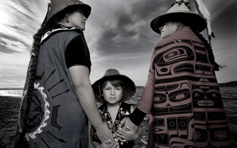 Darkfeather, Bibiana and Eckos Ancheta, Tulalip Tribes, 2014 © Matika Wilbur, Project 562.