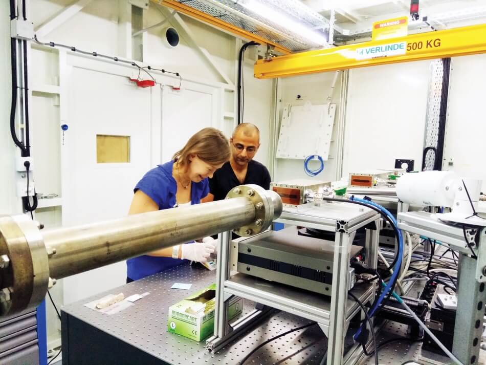 SESAME_3.jpg Researchers from the Cyprus Institute (Kirsi Lorenz, left, and Iosif Hafez, right) performing XAFS and XRF measurements of archaeological human remains from Iran, the first to use dedicated beam-time at SESAME, on July 17, 2018. © 2018 by SESAME.