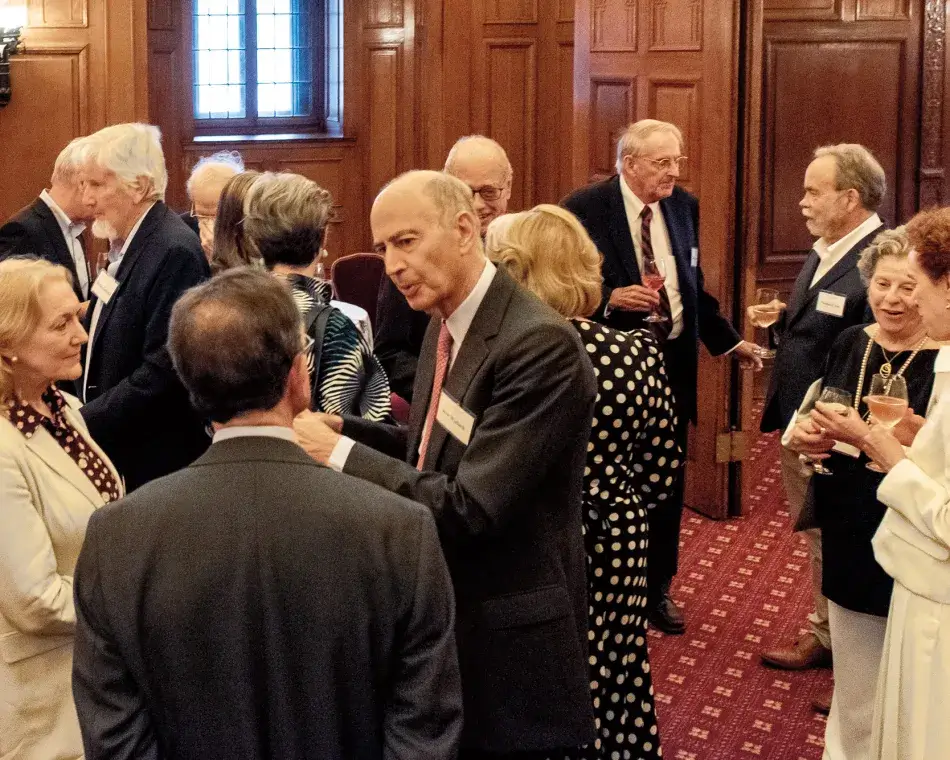 Wendy Barrows Photography Kenneth Wallach (center; Central National Gottesman, Inc.) with members and guests at the event on “DNA and Art.” Wendy Barrows Photography