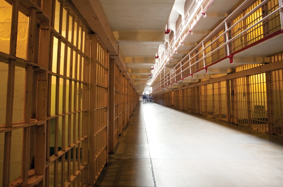 iStock.com/ImagineGolf Prison