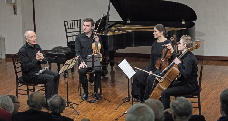 Heinz Holliger (oboe), Alexi Kenney (violin), Kim Kashkashian (viola), and Alexander Hersh (cello)